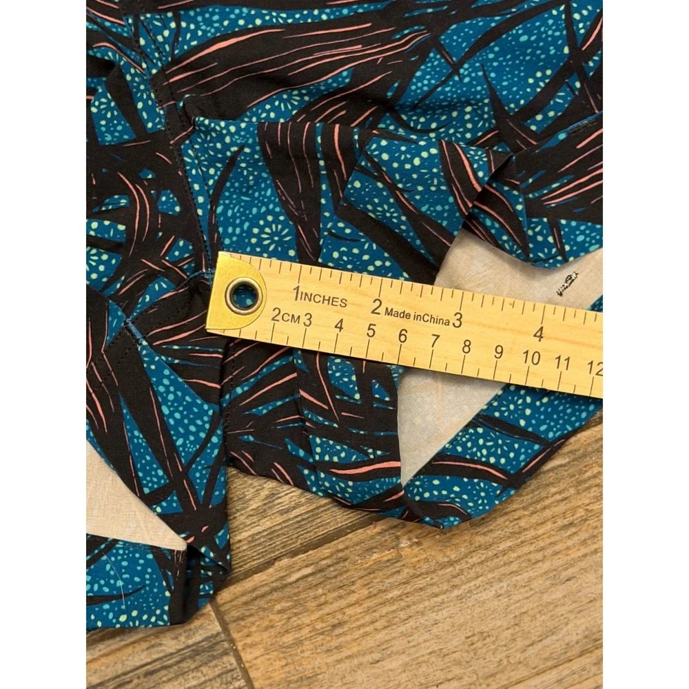 Lululemon Spring‎ Break Away II Teal Tropical Palm Print Athletic Shorts Size 8